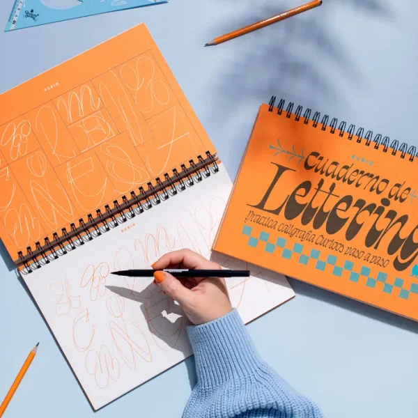 Cuaderno de Lettering. Practica Caligrafía Curioos