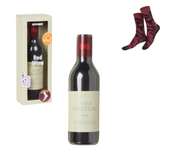 Calcetines con forma de botella de vino tinto, presentados de forma divertida en una botella, ideales para regalar a amantes del vino