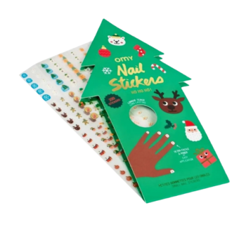 Primer plano de pegatinas para uñas de Navidad con diseños de elfos, árboles navideños y otros motivos festivos