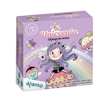 coloridas cartas de "Unicornia, el juego de cartas", rodeados de cupcakes y unicornios mágicos