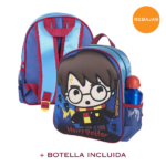 Mochila Harry Potter con diseño 3D y botella a juego en el bolsillo lateral.