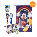 Set de Aseo Infantil Mickey Mouse con 4 piezas: neceser, vaso, toalla de microfibra y cepillo en color azul.