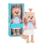 Peluche Lucky Yoyo Paseo Vespertino 37cm con estilo elegante y relajado.