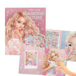 Portada del Libro de Pegatinas de Diamantes de TopModel con ilustraciones brillantes.