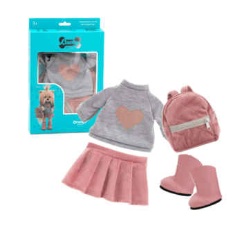 Conjunto de Ropa de Peluche Urban Style completo sobre fondo blanco