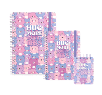 Portada del cuaderno Legami con mensaje positivo Hug More Worry Less en los 3 tamaños