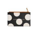 Tarjetero Negro Charuca con mensaje dorado “EL DINERO ME AMA”.