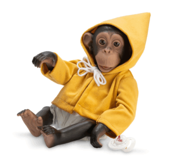 Librerías Campoamor Producto: Lola la Chimpancé con Trenca Mostaza de la colección Reborn de ASIVIL