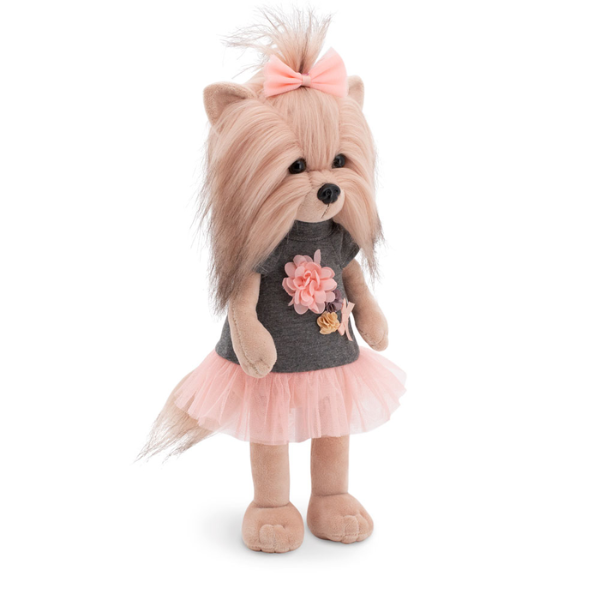 Peluche Lucky Yoyo Rosa de Té 38cm Muñeca articulada de 38 cm con diseño elegante y suave.