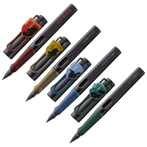 Pluma LAMY x Harry Potter Edición Limitada Plumas LAMY Harry Potter Edición Especial presentadas en caja coleccionable.