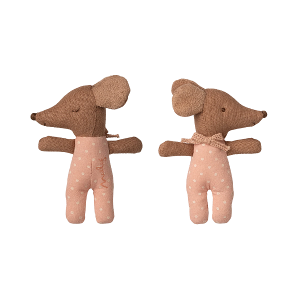 Bebé Ratón Dormilón en una Caja de Cerillas Ratoncito dormilón Maileg con camita de tela rosa