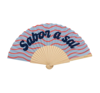 Abanico Sabor a Sal abierto con diseño de ondas azules y líneas rojas